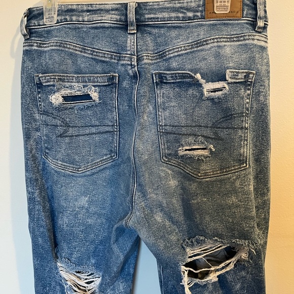 American Eagle Distressed Mom Jeans - Picture 5 of 8